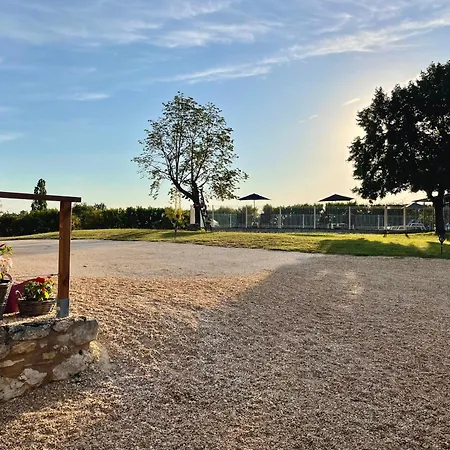 Bimienthus Te Beaumont En Perigord Dordogne Combe-Moliere